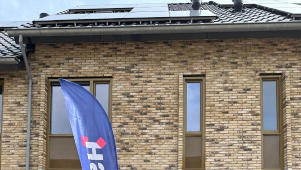 Eerste sleuteloverdracht in Tuinen van Luna